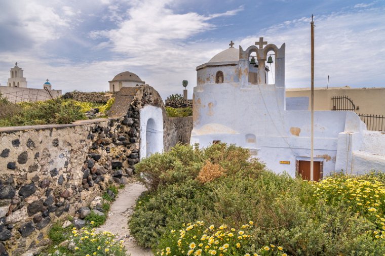 107 Santorini, Pyrgos, Kerk van Theotokaki.jpg